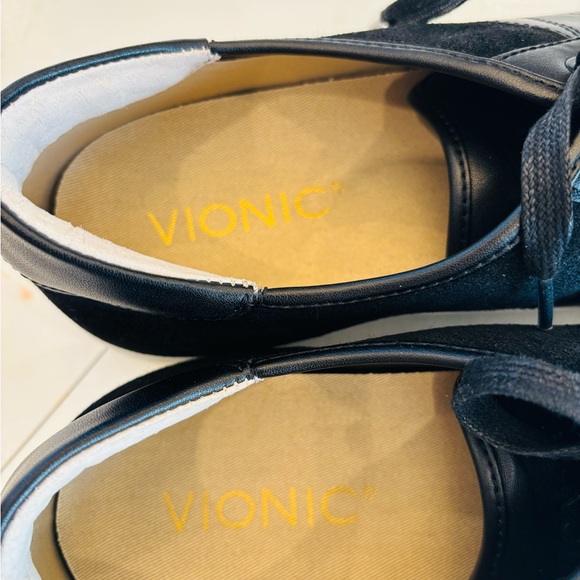 Vionic Jerome Black and White Men's lace-up Sneakers size 10.5 - Picture 7 of 8